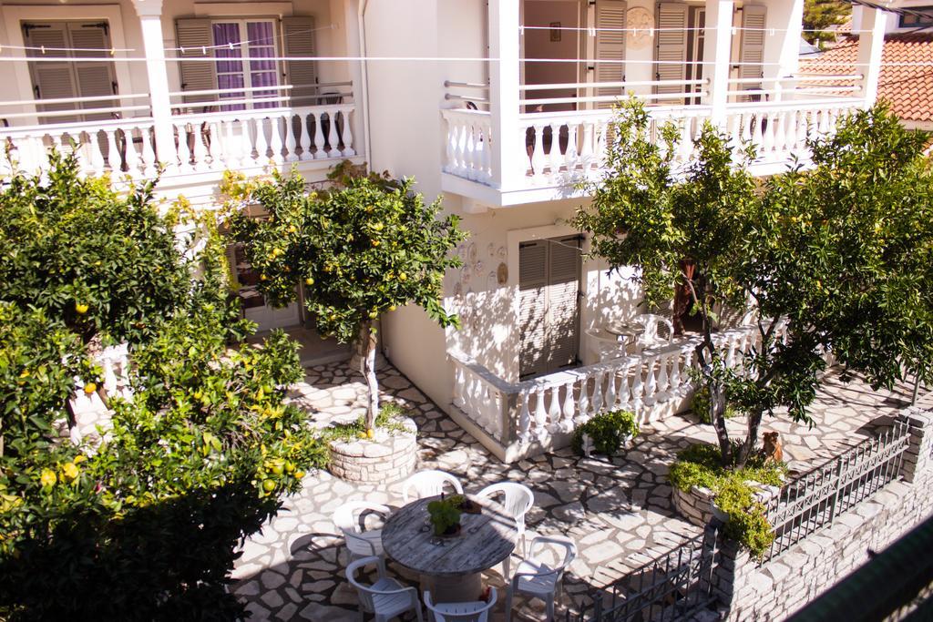 Апартаменты The Orange Garden Кассиопи Экстерьер фото
